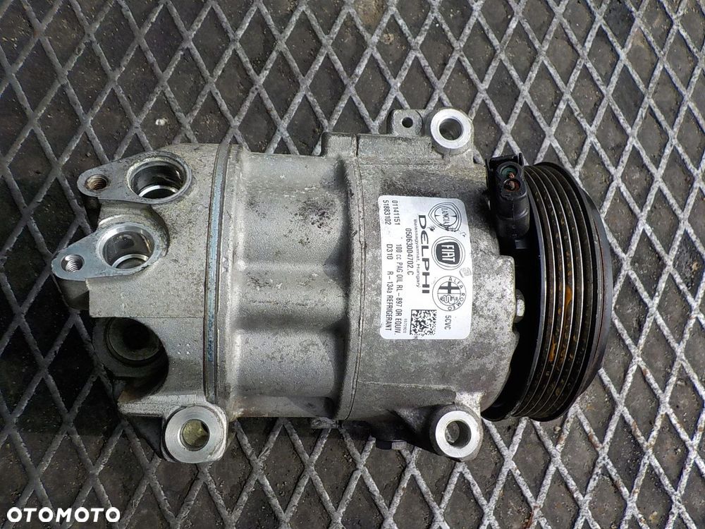 FIAT 500L SPRĘŻARKA POMPA KLIMATYZACJI 51883102 - 1