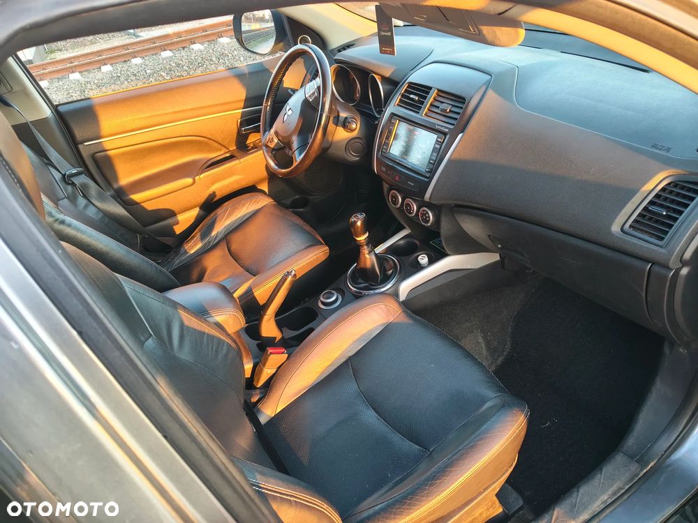 Mitsubishi ASX 1.8 DID Instyle NAVI 4WD AS&G - 9