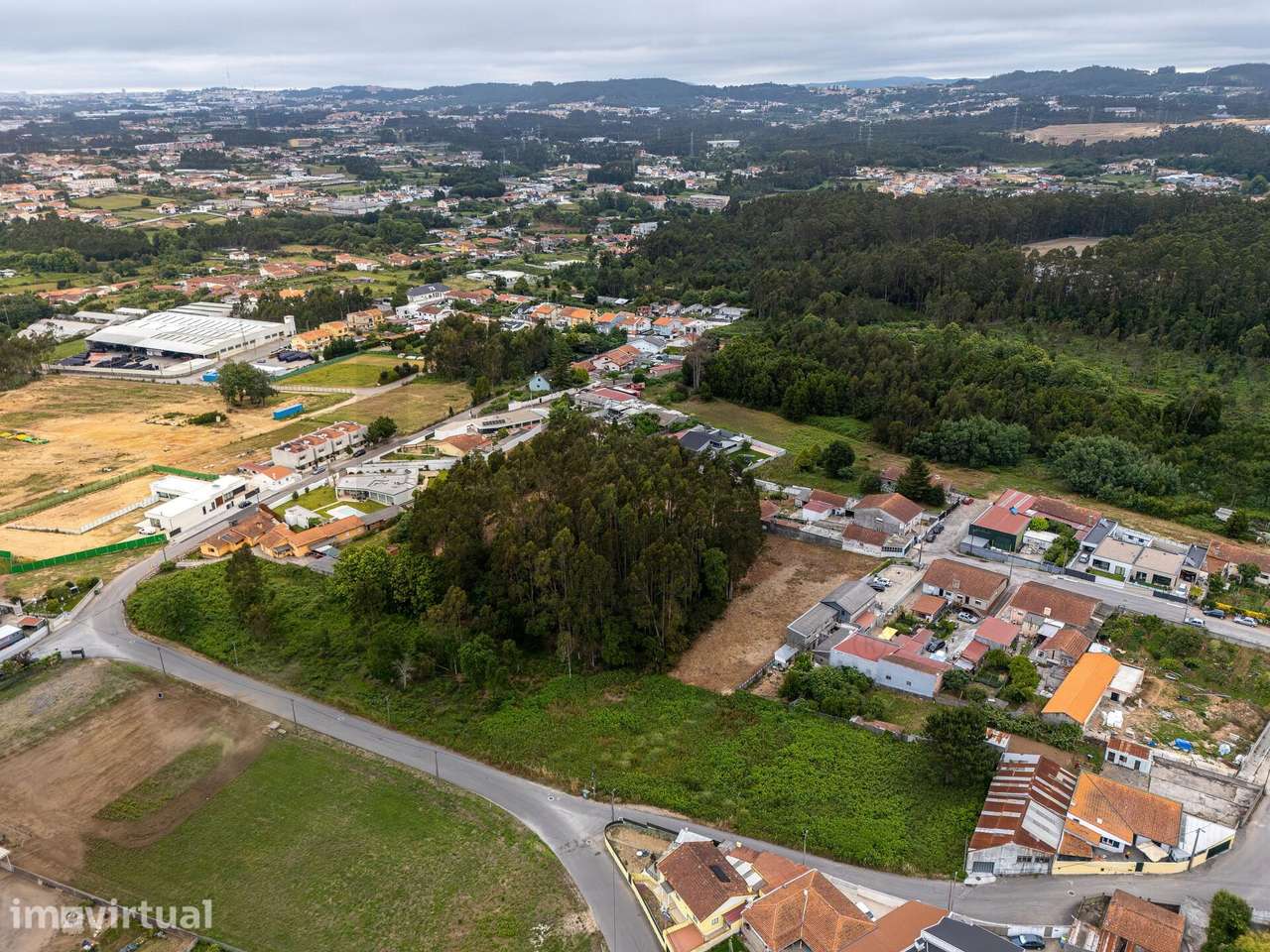 Terreno localizado em S. Félix da Marinha - Desenvolvimento Residencia - Grande imagem: 2/23