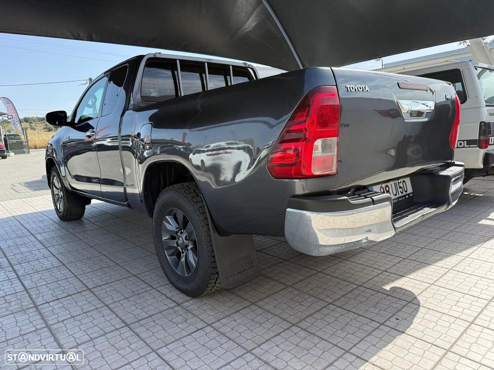 Toyota Hilux - 7