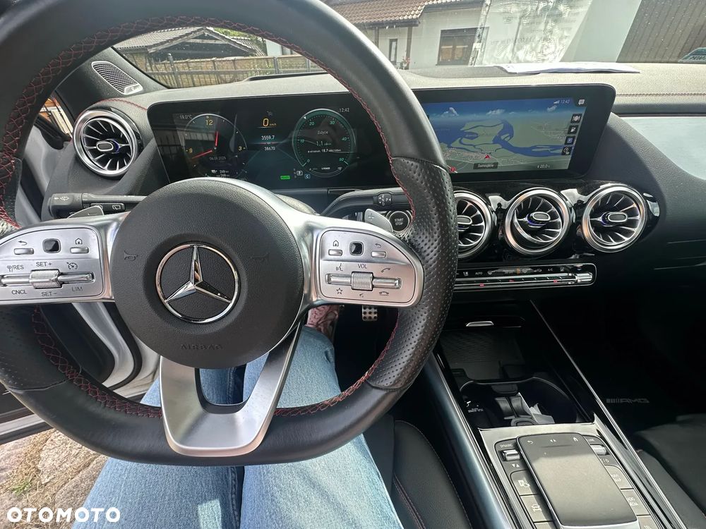 Mercedes-Benz EQA - 12