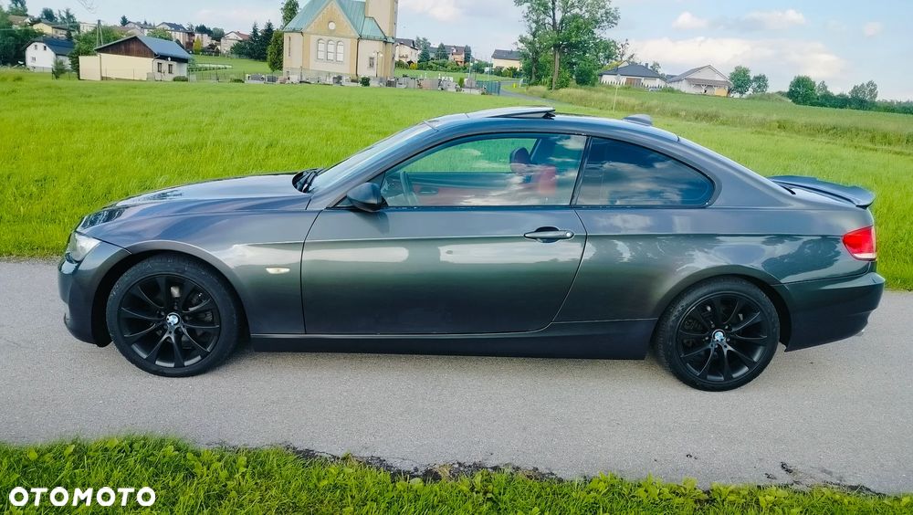 BMW Seria 3 330i - 2
