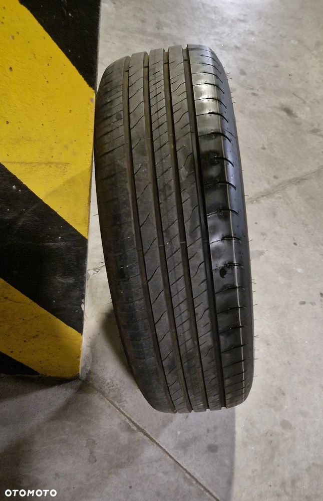 Goodyear EfficientGrip 2 SUV 215/60 r17 96H letnie nowe opony za mniej niż pół ceny - 1