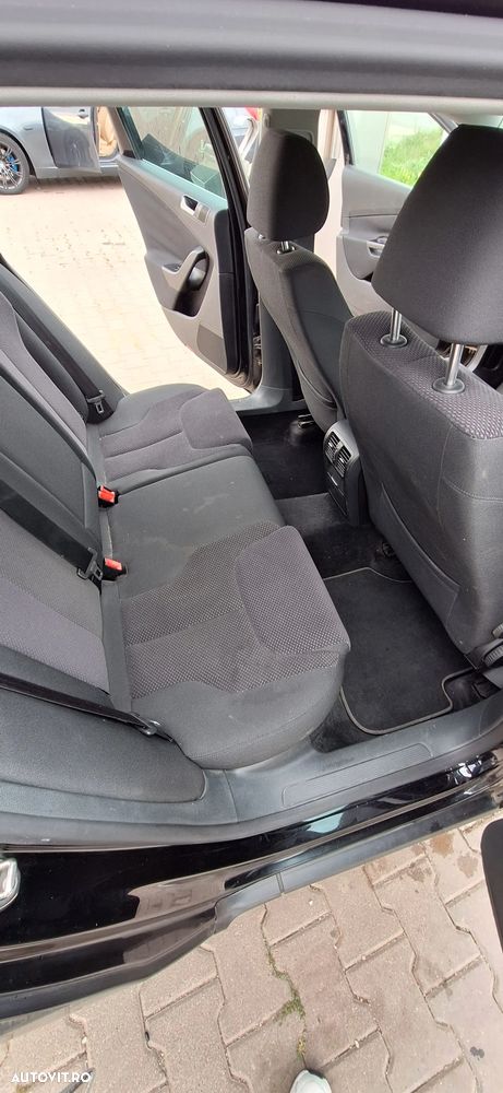 Volkswagen Passat - 2