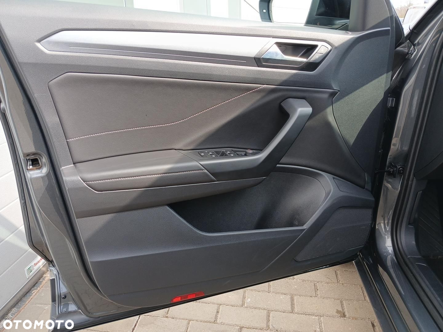 Volkswagen T-Roc - 8