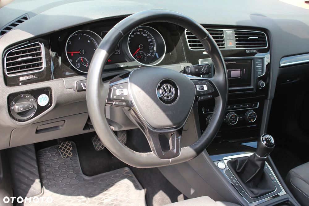 Volkswagen Golf 2.0 TDI SCR Comfortline - 14