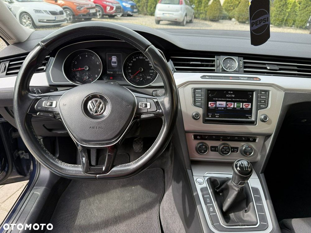 Volkswagen Passat 1.8 TSI BMT Comfortline - 15