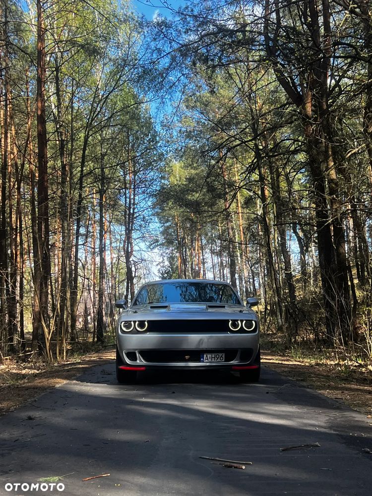 Dodge Challenger - 1