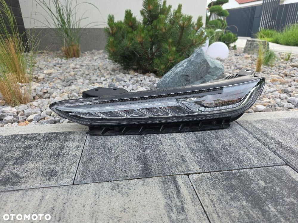 HYUNDAI KONA 1 I Lampa lewa przód Led DRL Kierunkowskaz D01L 92207 - 1