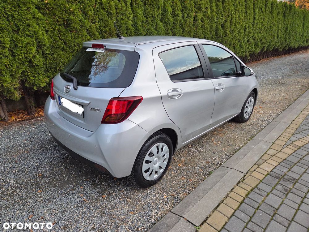 Toyota Yaris 1.33 Premium - 4
