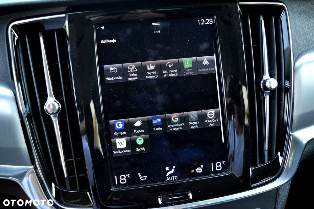 Volvo V90 D3 Momentum Pro - 40
