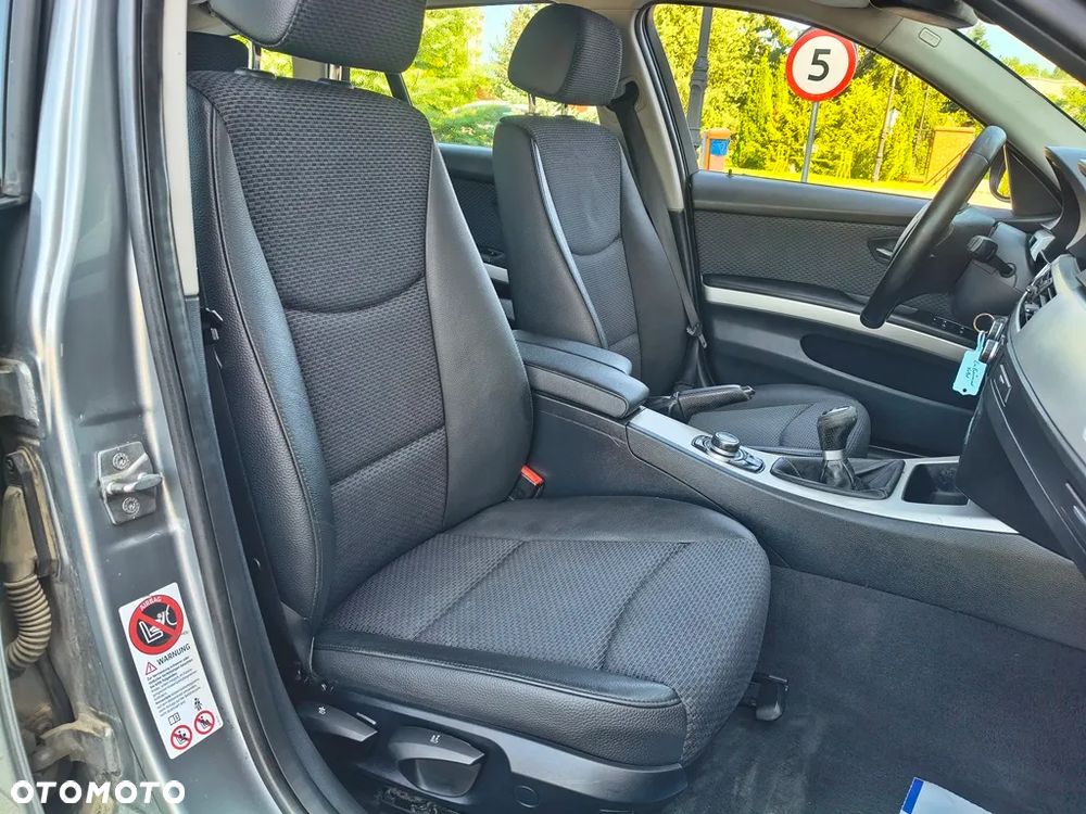 BMW Seria 3 320d DPF Edition Sport - 24