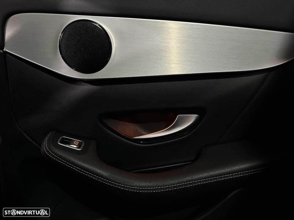 Mercedes-Benz GLC 300 e 4Matic 9G-TRONIC Edition AMG Line - 26