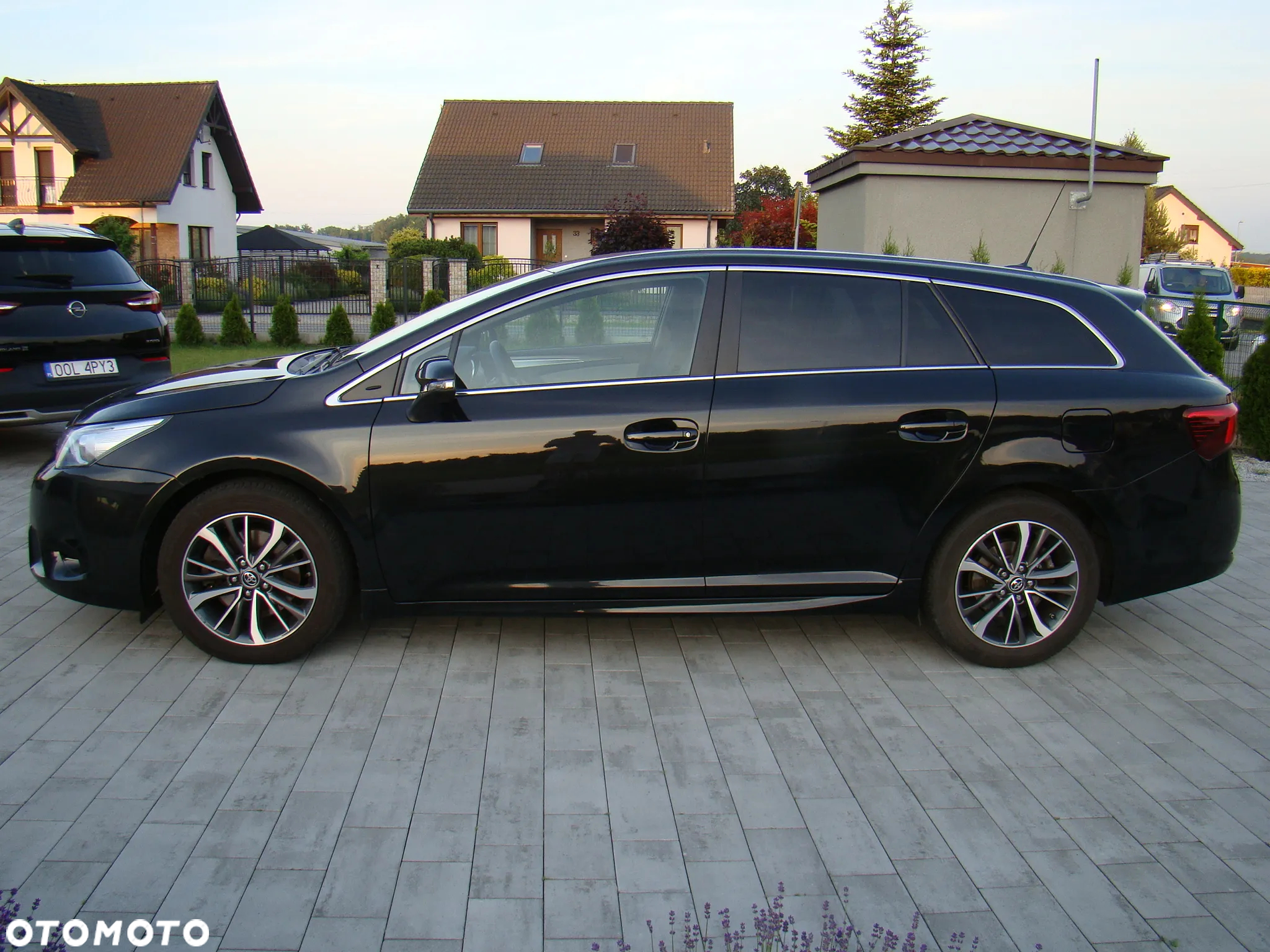 Toyota Avensis 2.0 D-4D Premium - 7