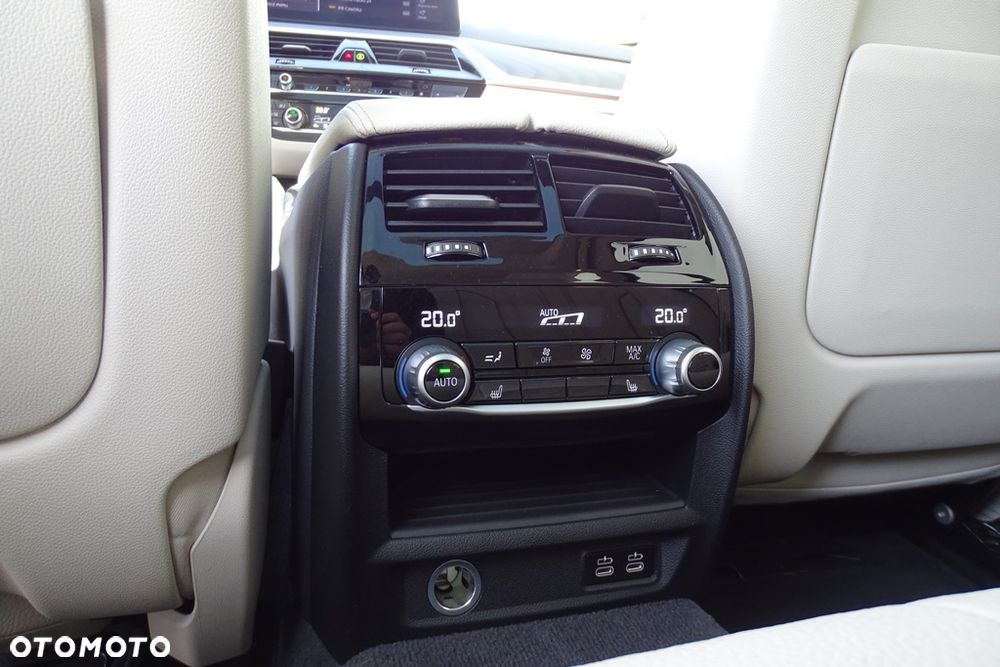 BMW Seria 5 520d Luxury Line - 24