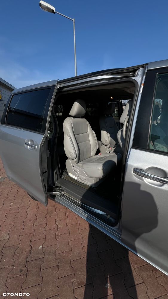 Toyota Sienna 3.5 V6 XLE AWD - 19