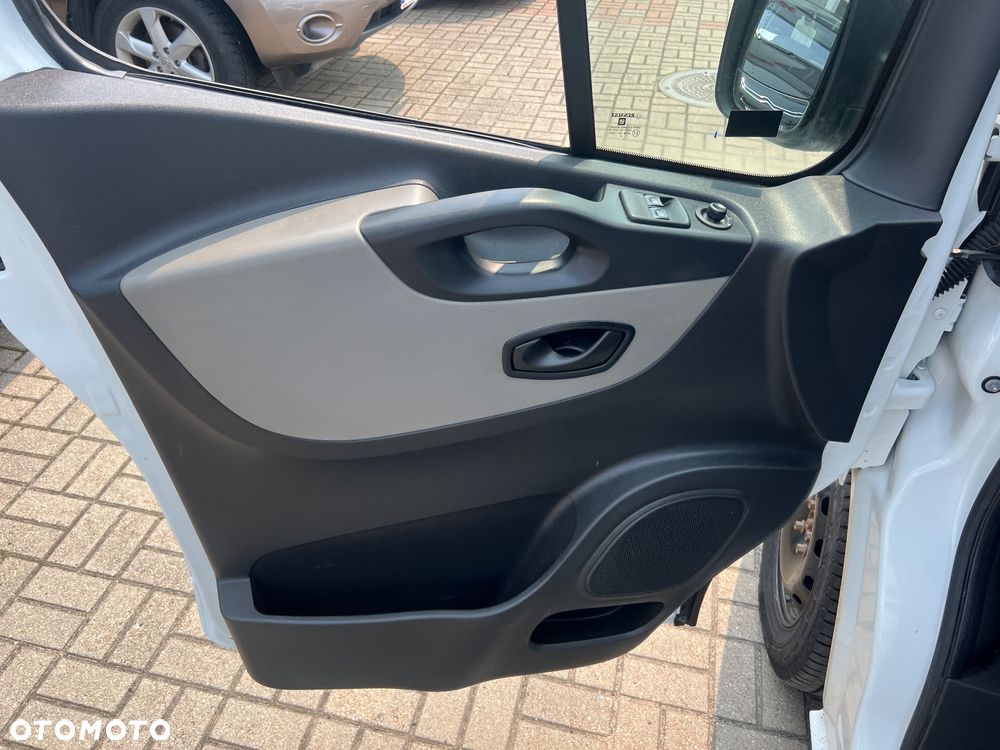 Renault Trafic - 18