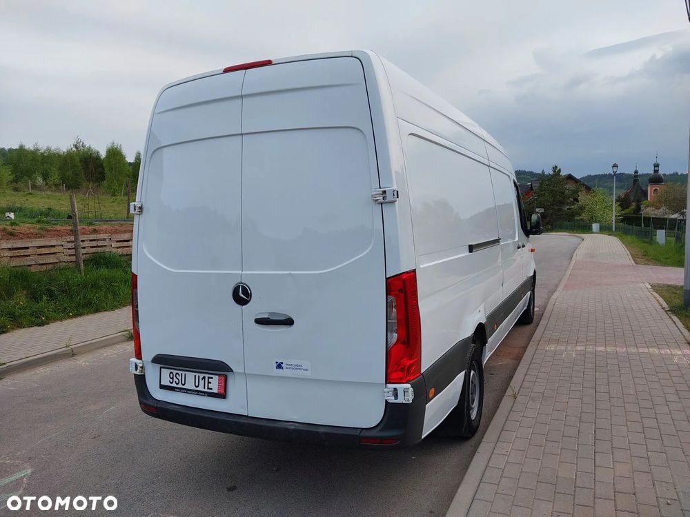 Mercedes-Benz Sprinter - 4