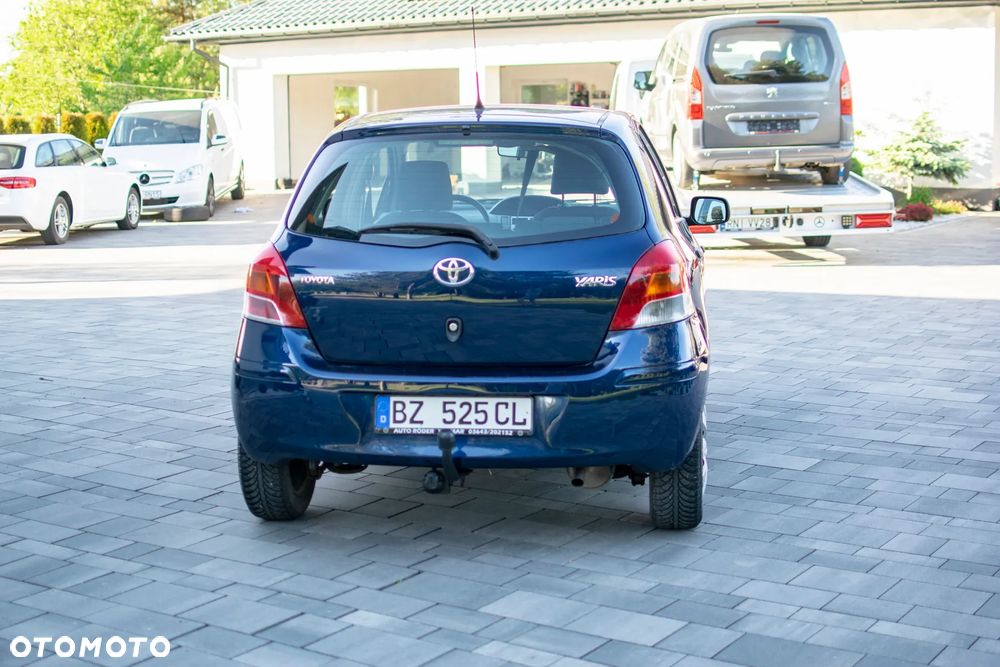 Toyota Yaris - 17