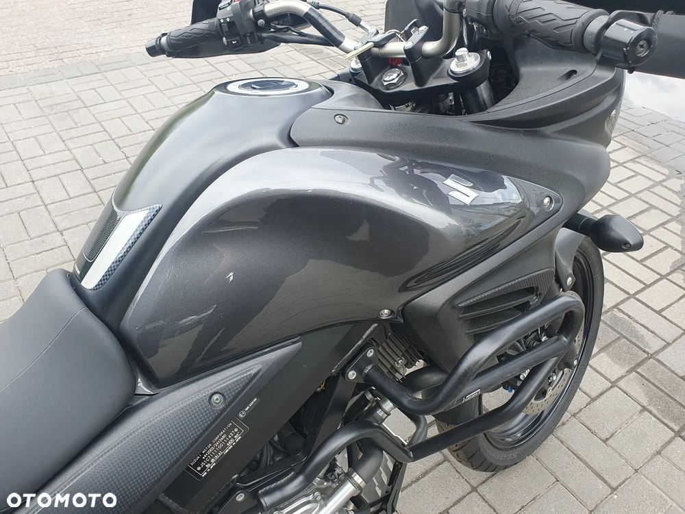 Suzuki V-STROM - 4