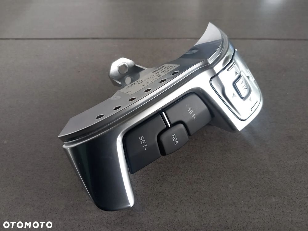 Przełącznik tempomat sterowanie prawa strona Ford Mondeo 2007-2014, S-Max/Galaxy 2006-2015 1678651 - 2