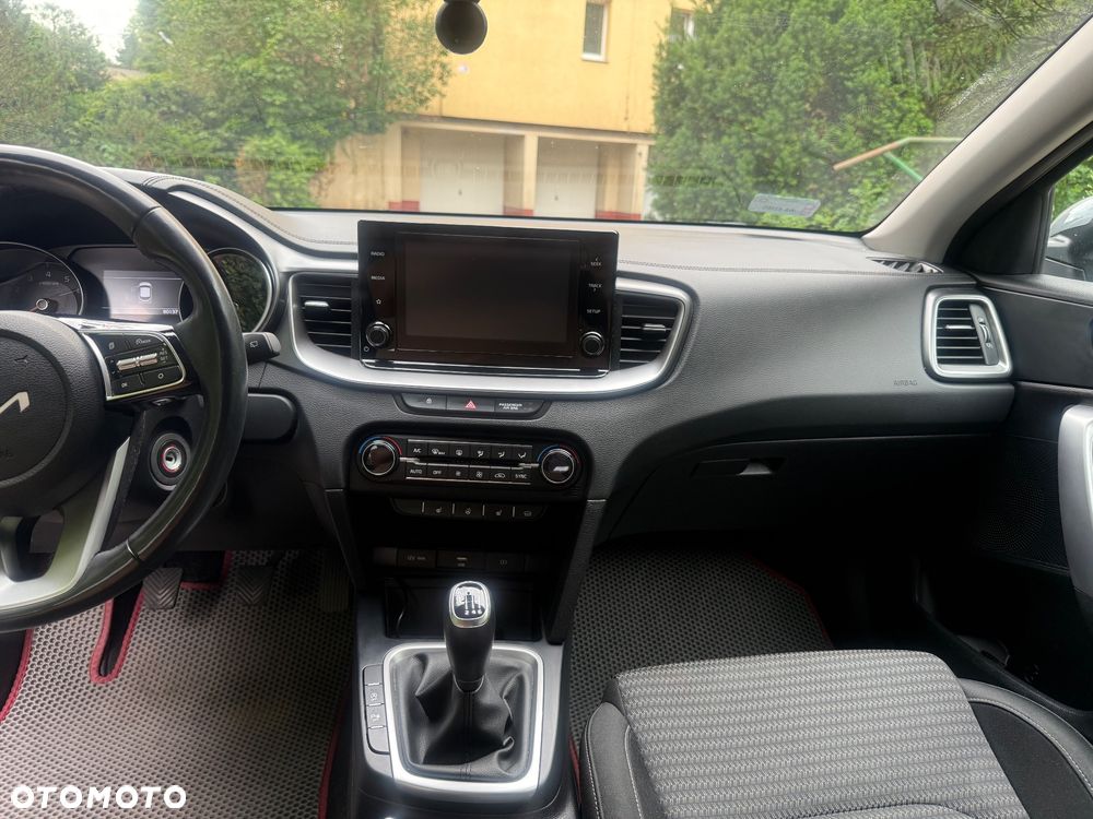 Kia XCeed 1.5 T-GDI M - 13