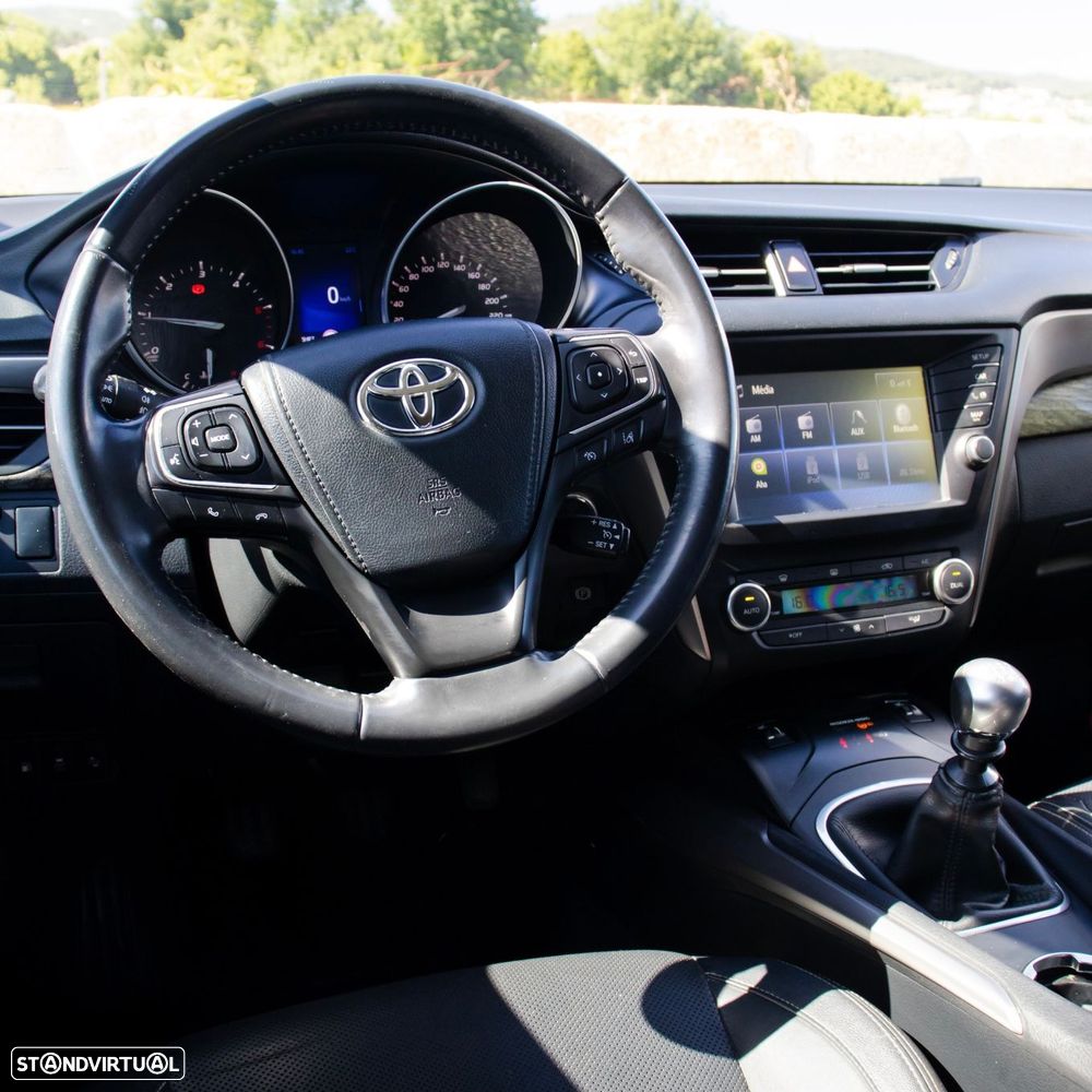 Toyota Avensis SD 2.0 D-4D Premium - 12