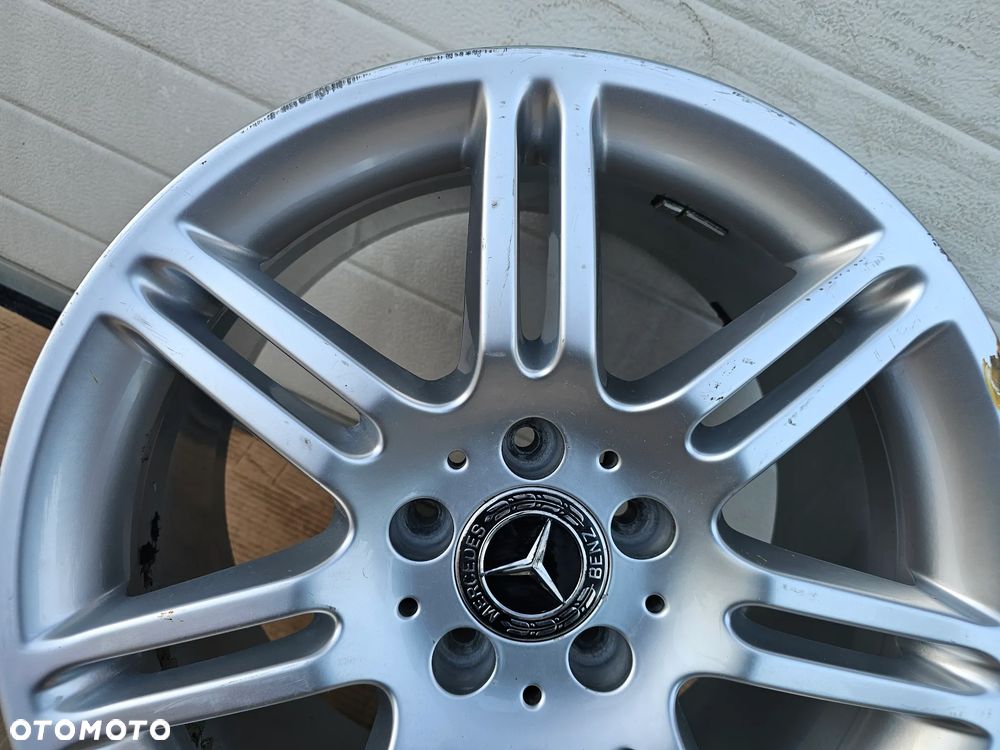 (F111) Mercedes-Benz OE Klasa C W203 / 8,5Jx17 ET34 5x112 / A2034014802 - 2