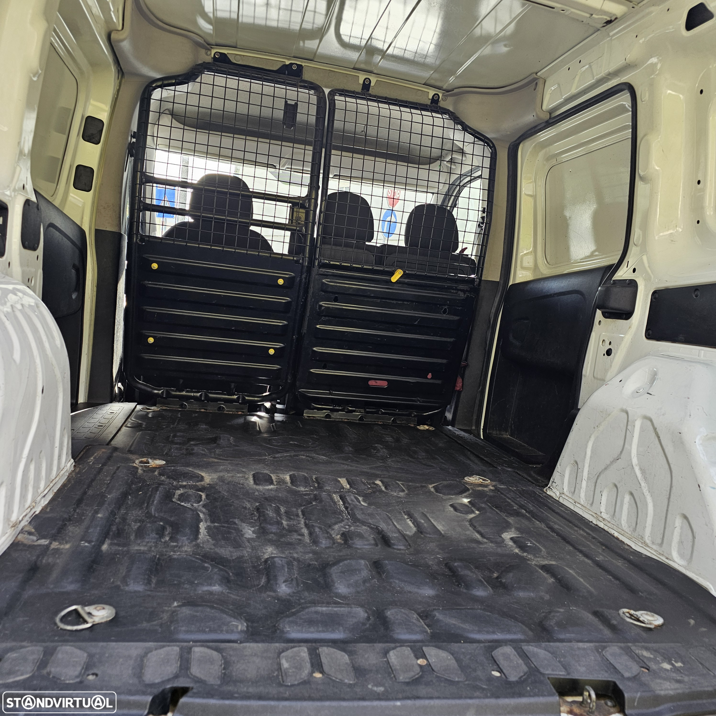Fiat Doblo 3LUG A/C - 19