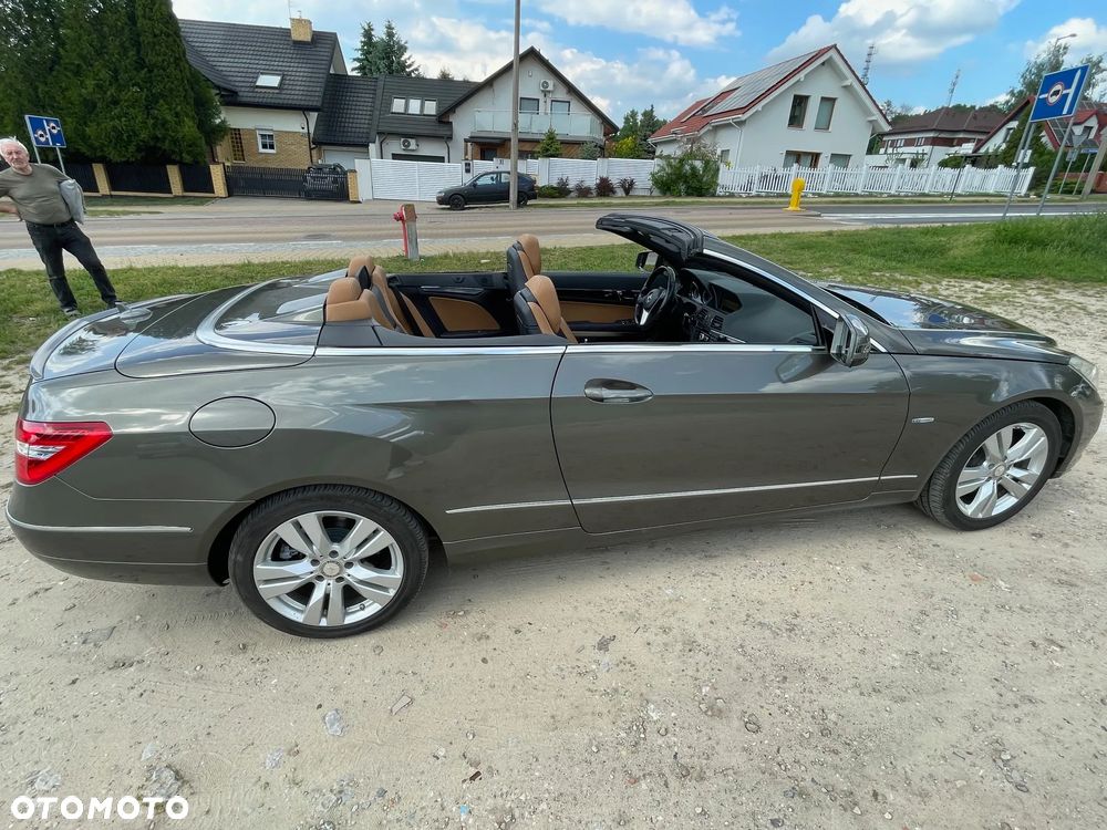 Mercedes-Benz Klasa E 350 BlueEFFICIENCY 7G-TRONIC Elegance - 25