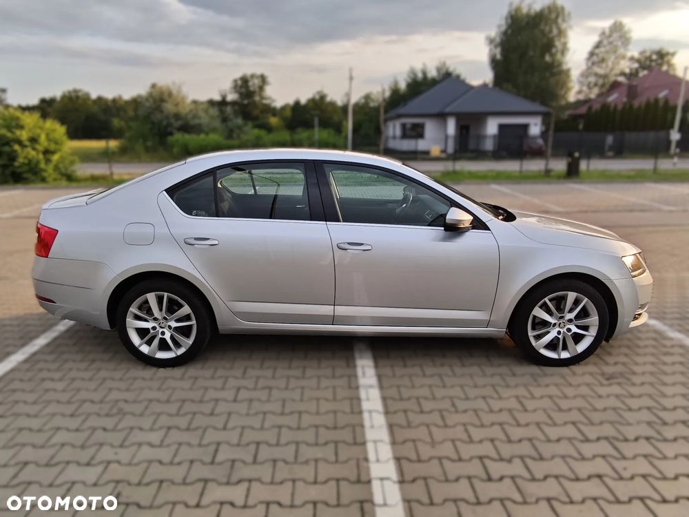 Skoda Octavia 2.0 TSI Clever DSG - 5