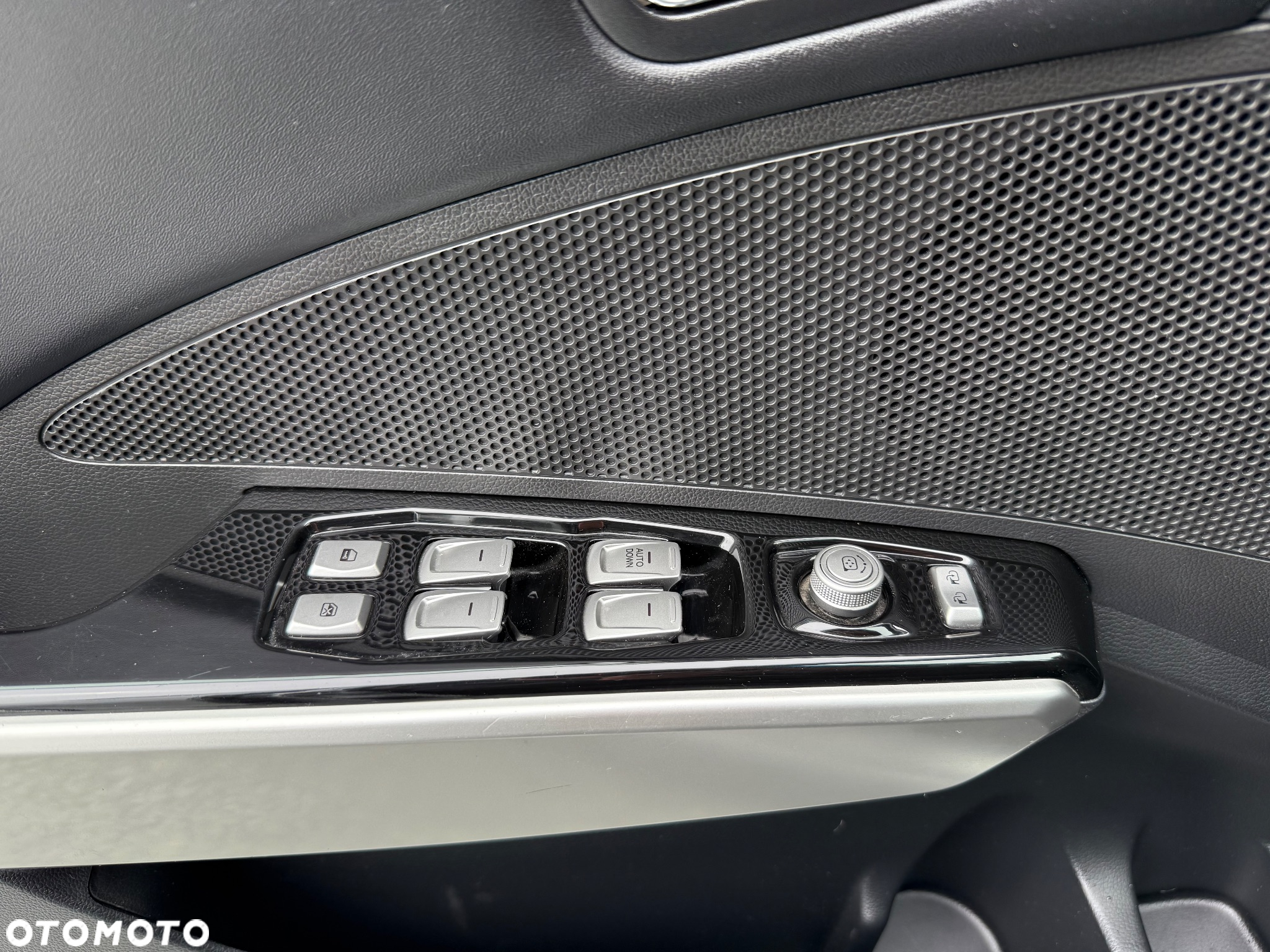 SsangYong/KGM Tivoli 1.6 D Crystal Base - 10