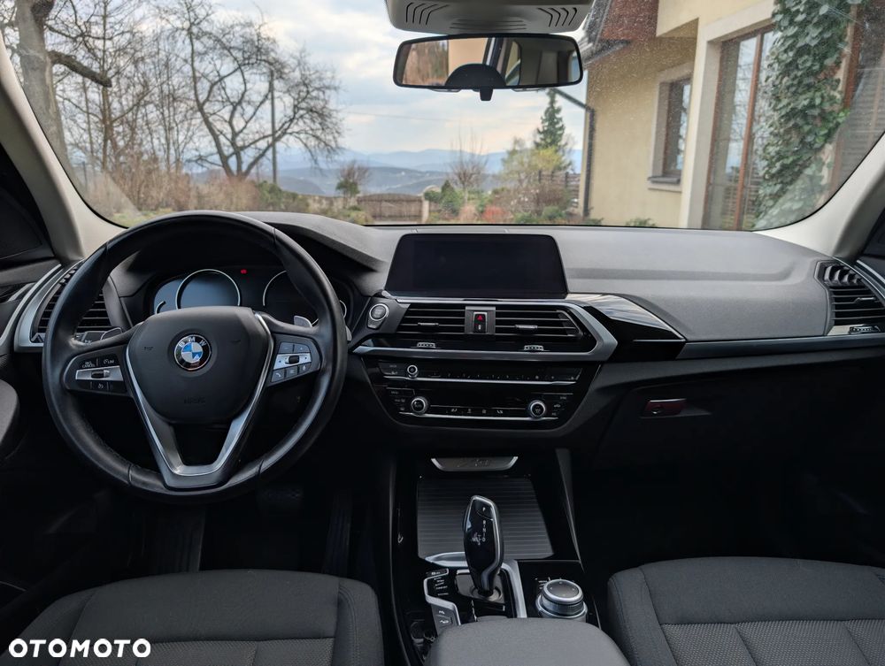 BMW X3 xDrive20i Advantage sport - 8