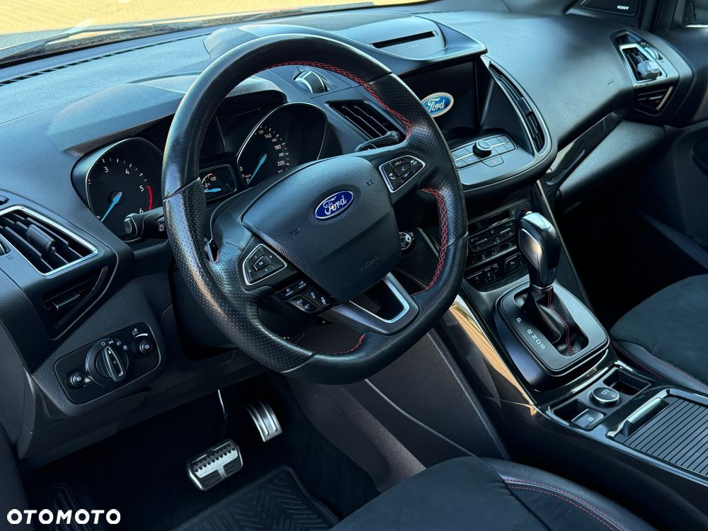 Ford Kuga 2.0 TDCi 4x4 ST-Line - 36