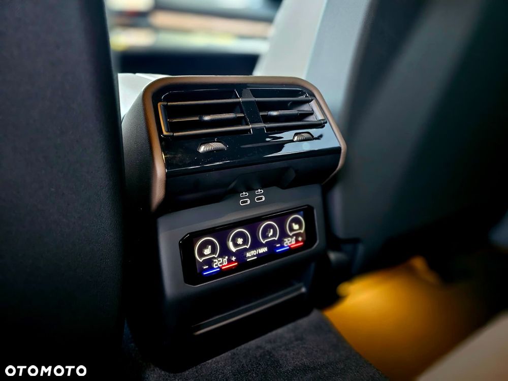 BMW Seria 5 520d xDrive mHEV - 34