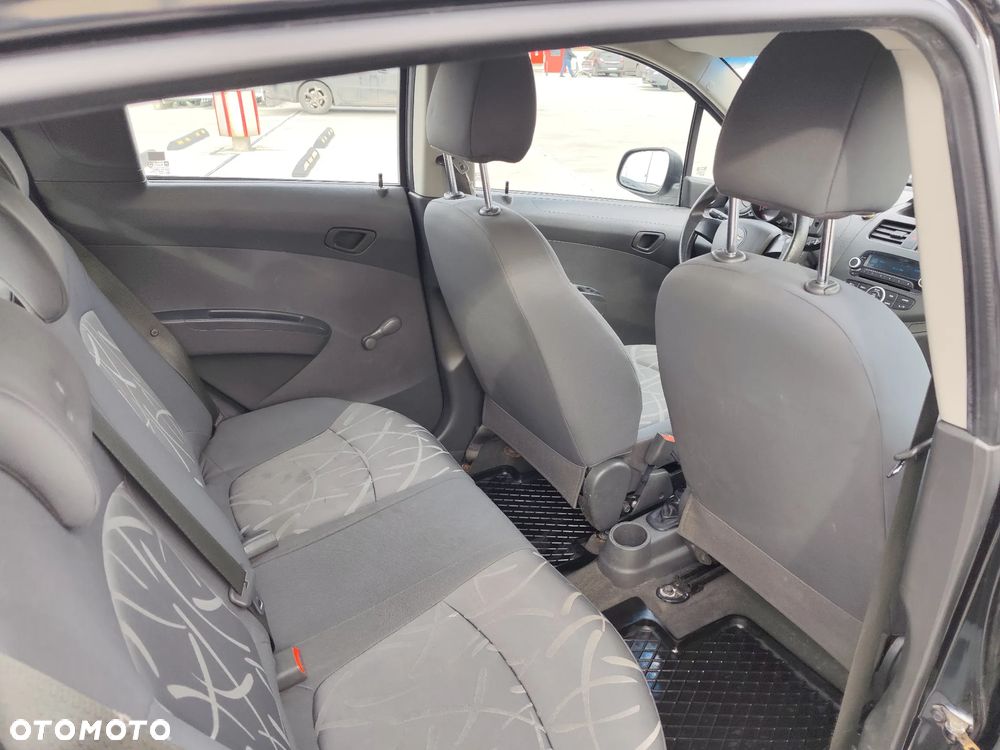 Chevrolet Spark 1.0 Base - 13