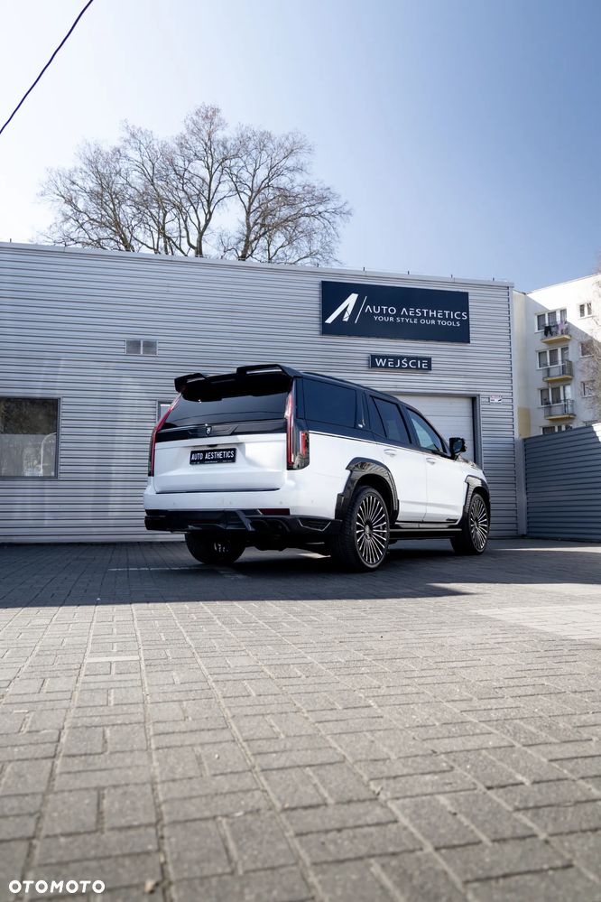 Cadillac Escalade - 2