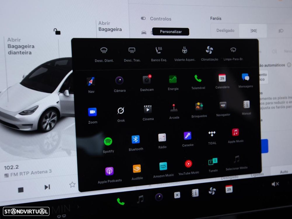 Tesla Model Y Long Range Dual Motor AWD - 27