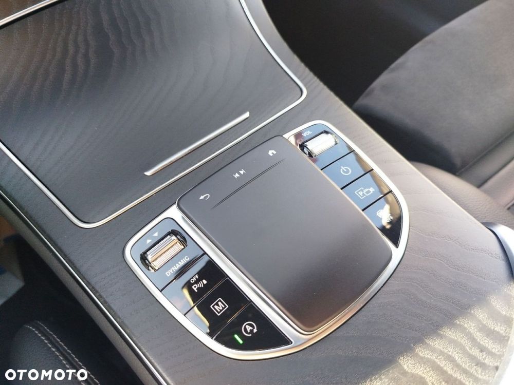 Mercedes-Benz GLC - 14