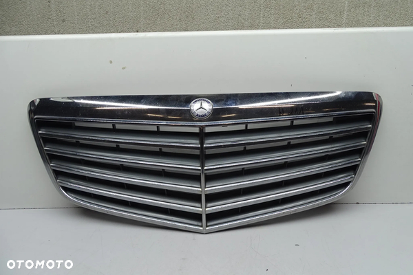 Mercedes E Klasa W211 LIFT Grill Atrapa chłodnicy 2118801783
