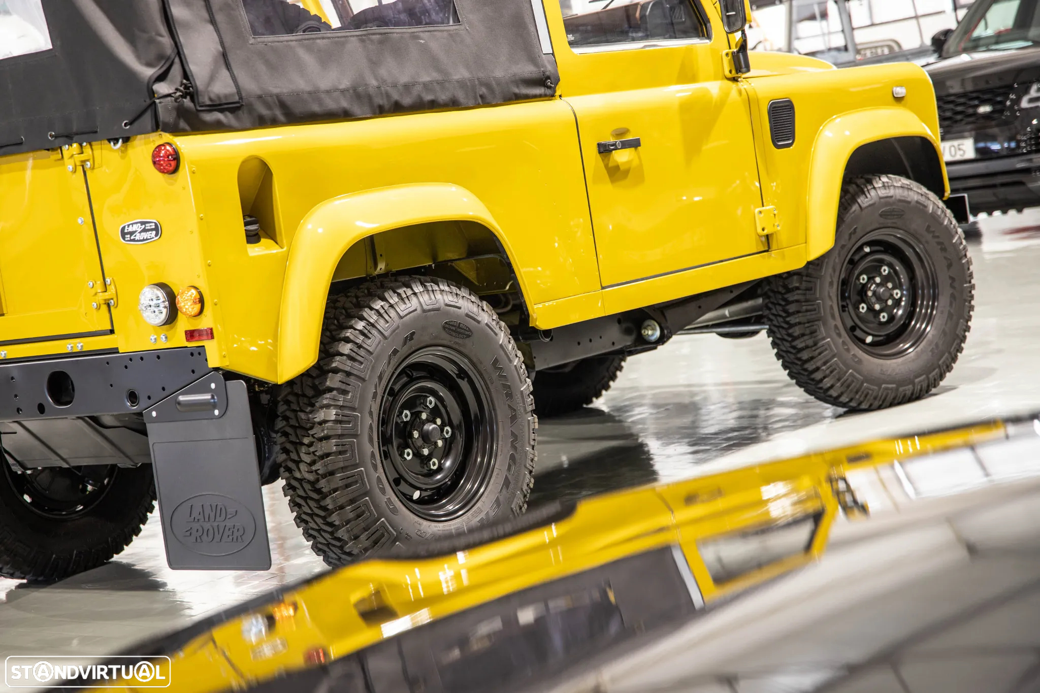 Land Rover Defender 90 SW 2.4 CRD E - 7