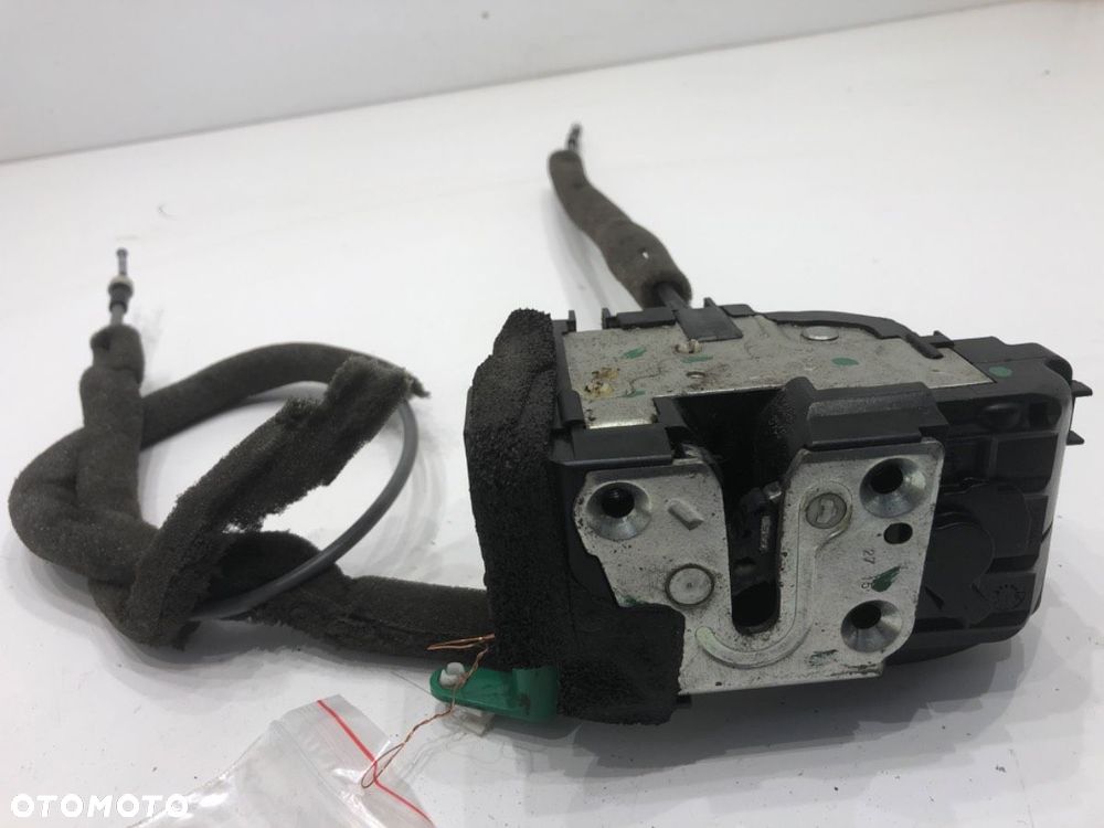 ZAMEK DRZWI LEWY PRZÓD  NISSAN NV200 Skrzynia 2010 - 2022 1.5 dCi 90 (M20, M20M) 66 kW [90 KM] olej - 1