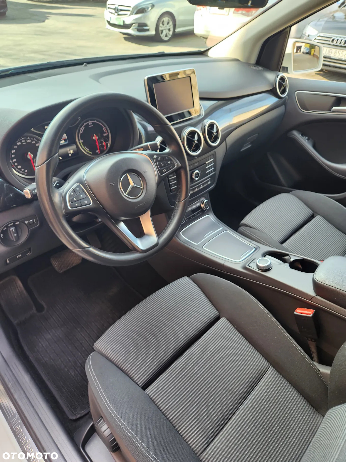 Mercedes-Benz Klasa B (Electric Drive) 250 e - 9