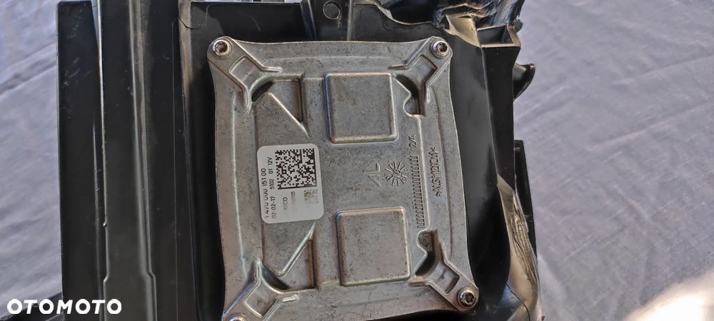 Lampa prawy przód Chrysler Pacifica Hybrid 2017 Lekko Uszkodzona - 5