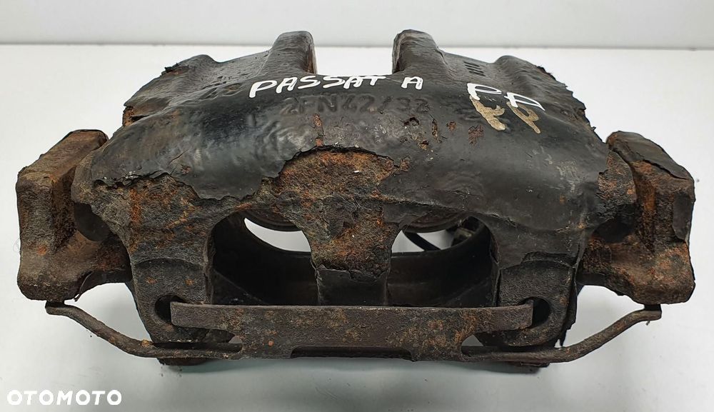 ZACISK HAMULCOWY PRAWY PRZÓD PRZEDNI VW PASSAT B5 W8 - 3