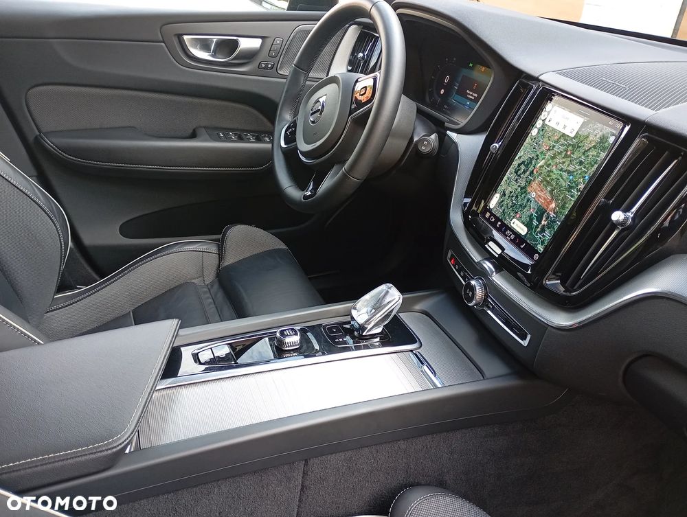 Volvo XC 60 B4 D AWD Ultimate Dark - 13