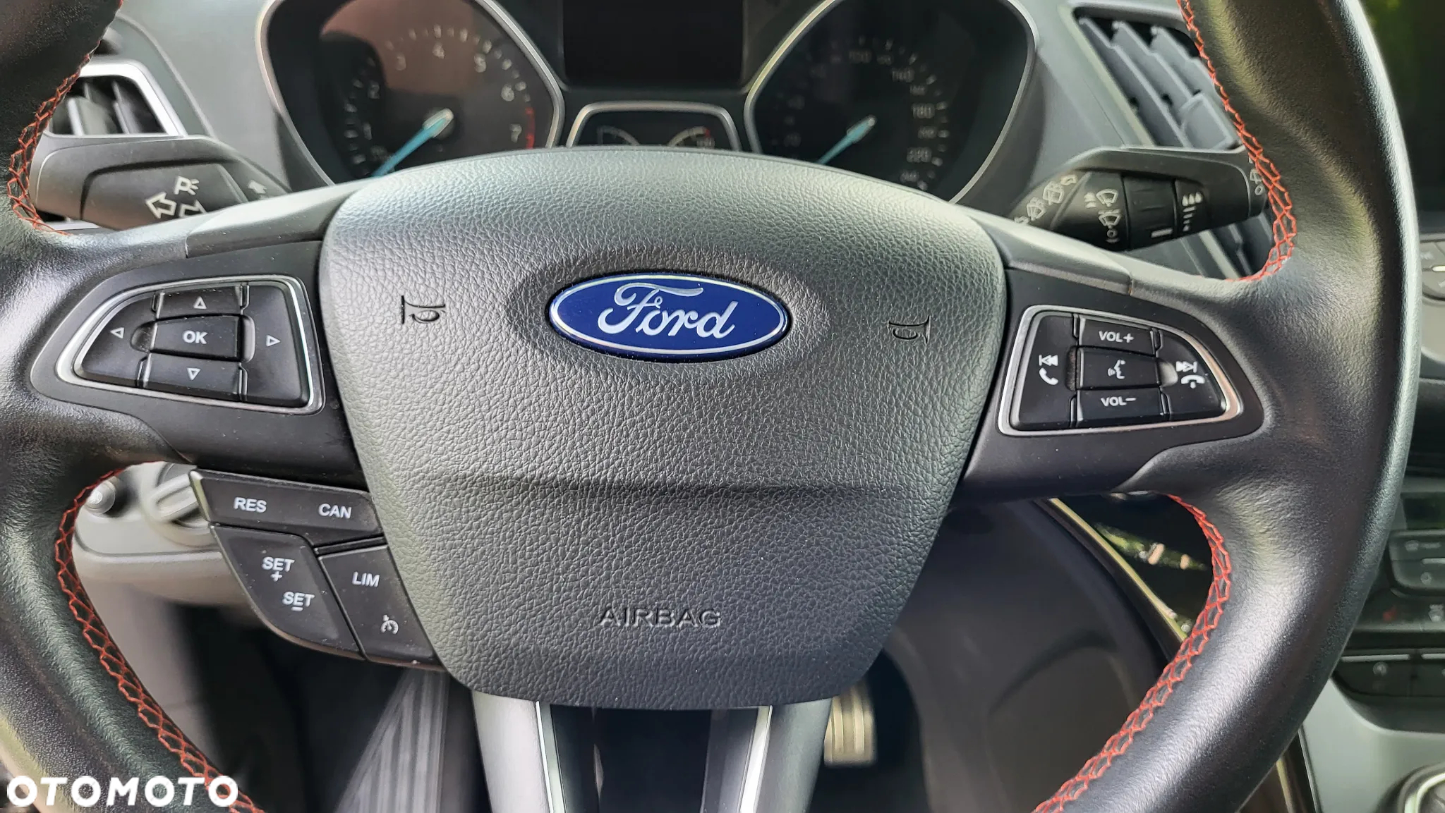 Ford Kuga 1.5 EcoBoost 2x4 ST-Line - 30