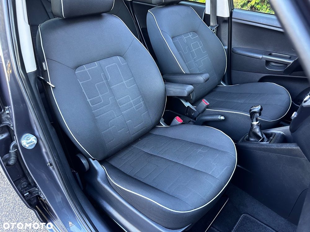 Kia Venga 1.6 CRDi 128 Business Line - 24