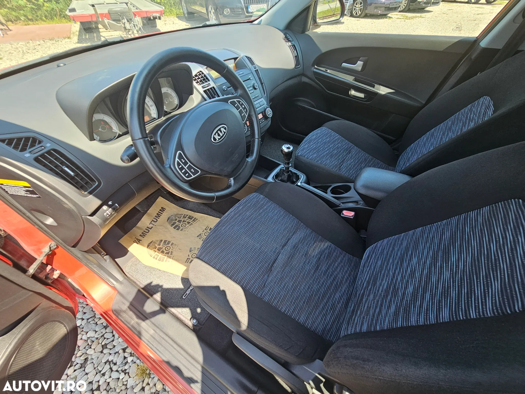 Kia Ceed 1.6 CRDi 115 ISG Vision - 12