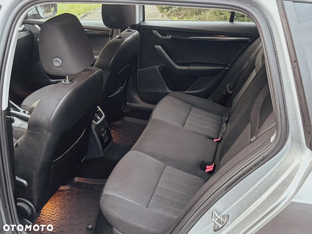 Skoda Octavia 1.6 TDI Clever DSG - 21